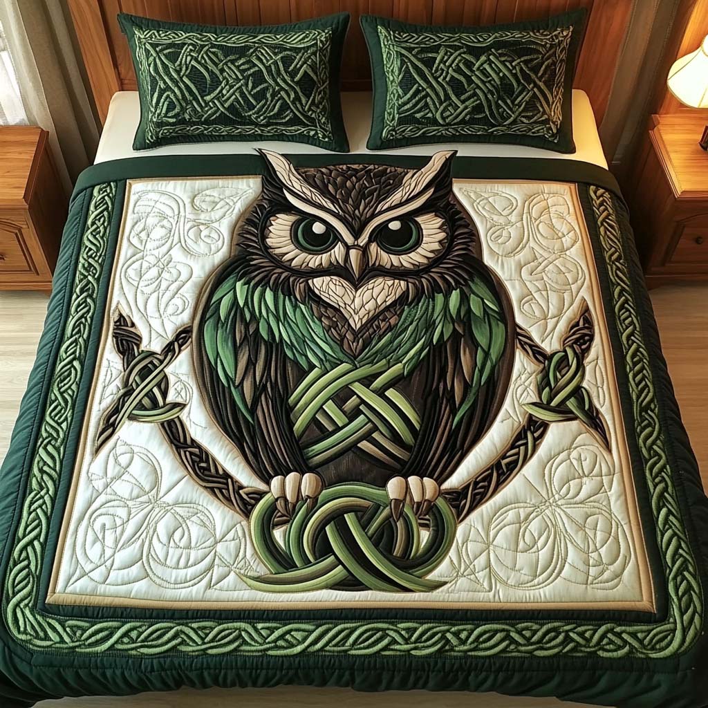 Celtic Owl Guardian 3-Piece Quilted Bedding Set - Single (59" x 70")
