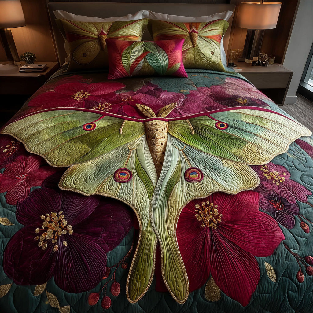 Enchanted Luna Moth 3-Piece Quilted Bedding Set - Single (59" x 70")