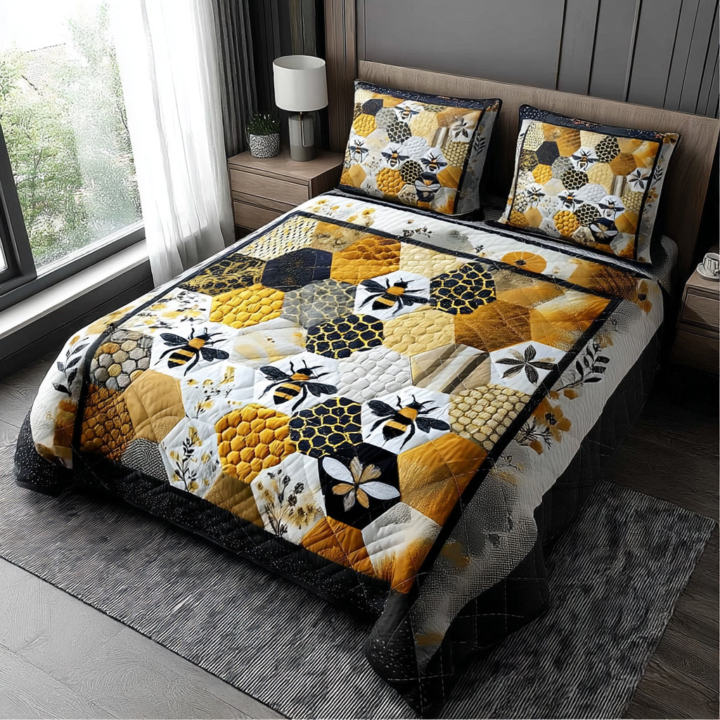 Honeycomb Bee 3-Piece Quilted Bedding Set - Single (59" x 70")