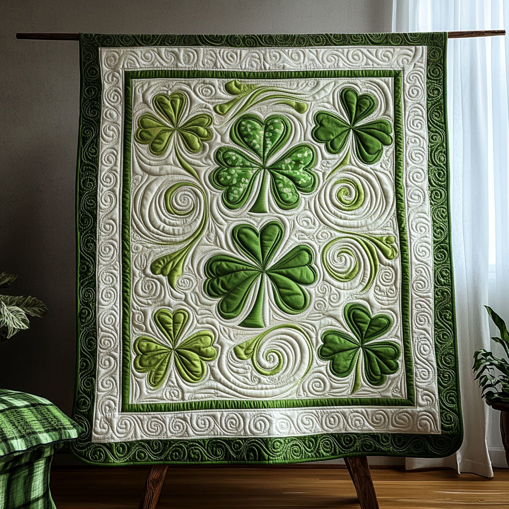 Timeless Shamrock Quilted Blanket - Baby (30" x 40")