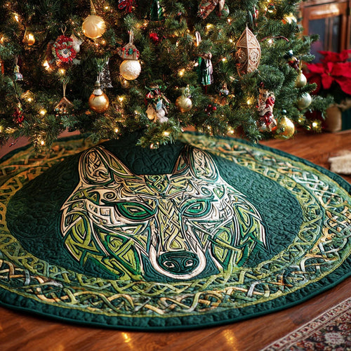 Highland Wolf Circle Christmas Quilted Tree Skirt