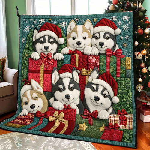 Husky Cheer Quilt Blanket