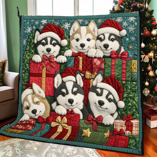 Husky Cheer Quilt Blanket