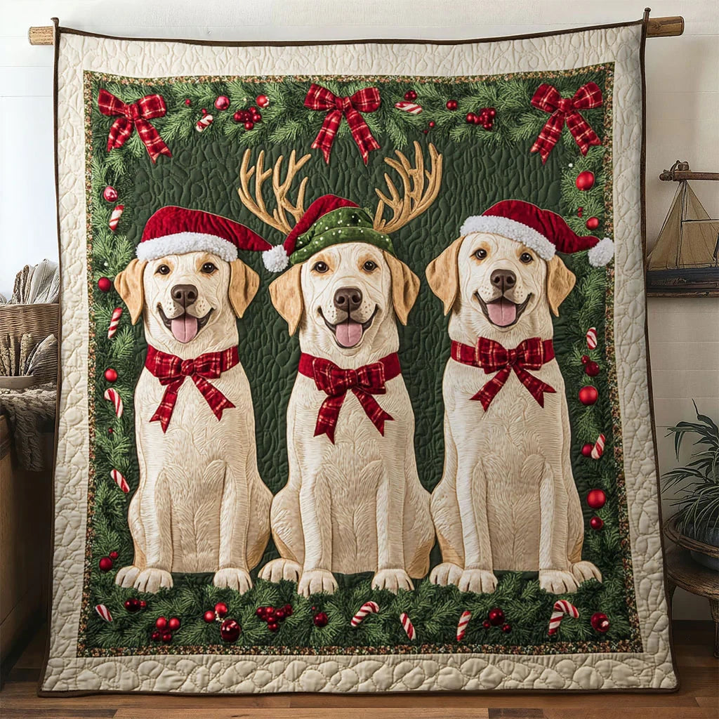 Labrador Christmas Hug Quilt Blanket