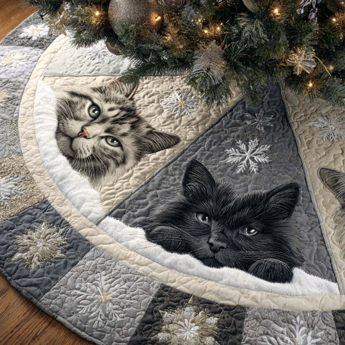Snowy Peek Quilted Tree Skirt